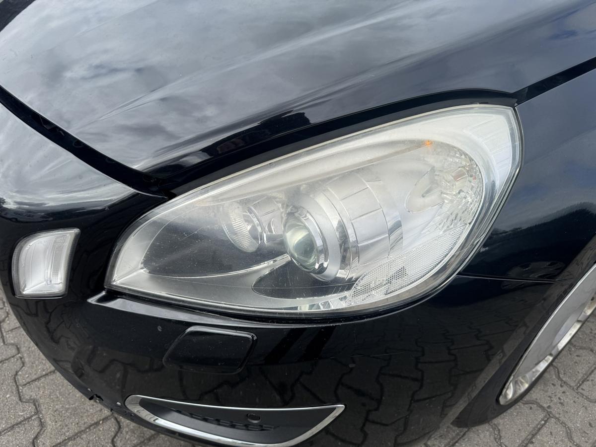 Volvo V60 original Xenonscheinwerfer vorn links vergilbt Bj.2011
